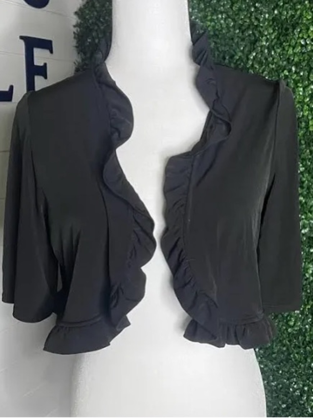 Versona: 22/24W, Black Ruffle-Trim Women's Top
